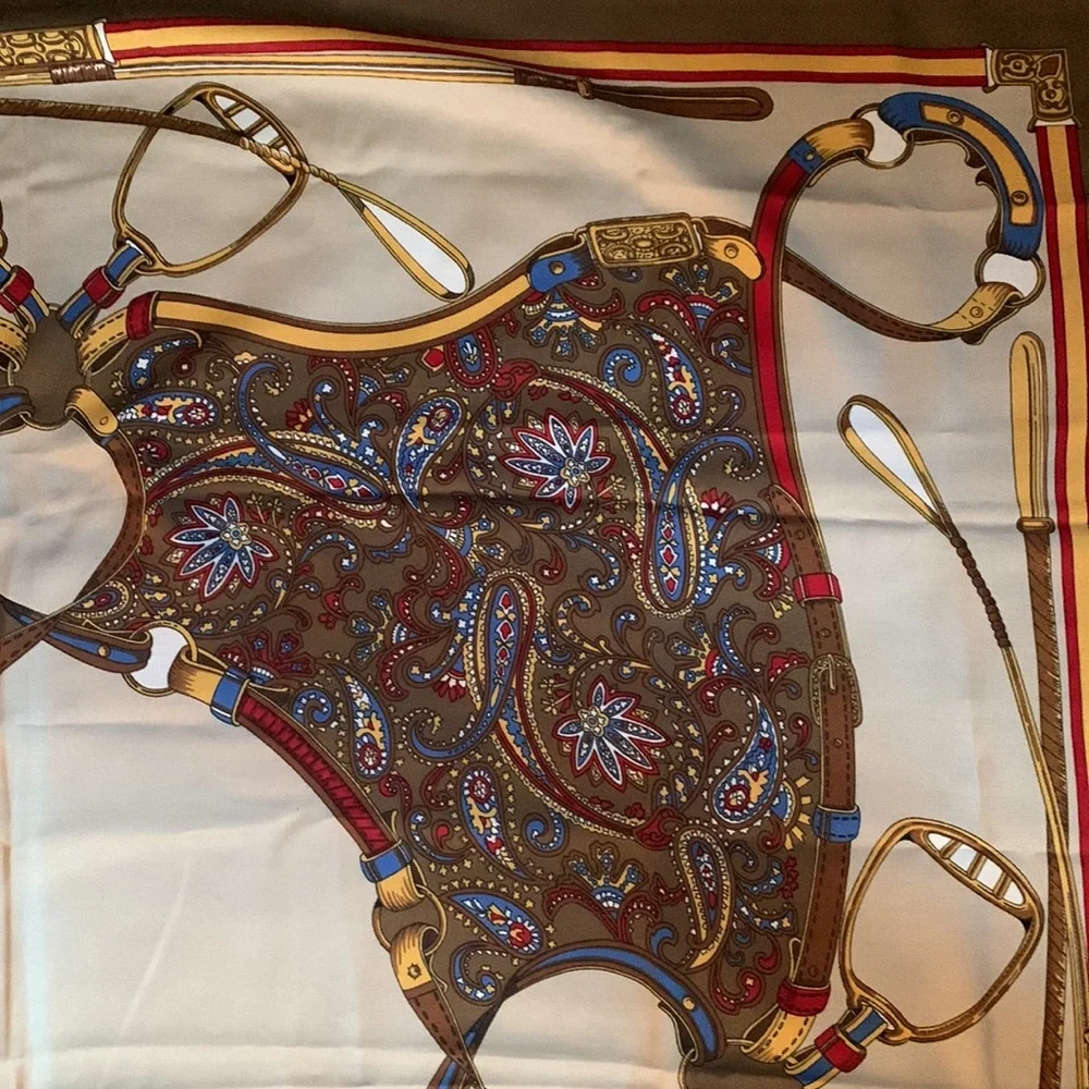 Large pattern square table covering